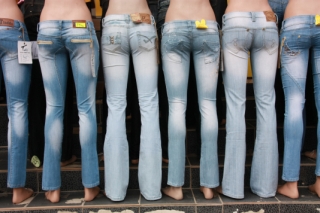 Какие джинсы сейчас в моде