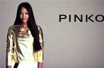 Наоми Кэмпбелл в рекламной кампании Pinko.